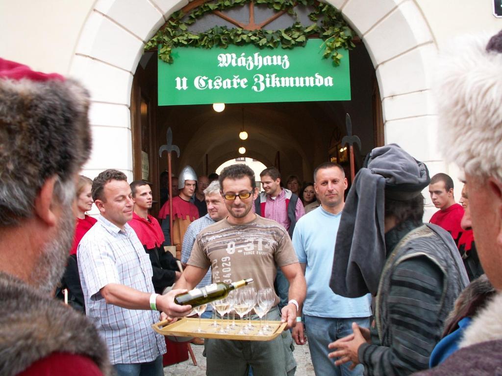 Penzion U Cisare Zikmunda Znojmo Exterior foto